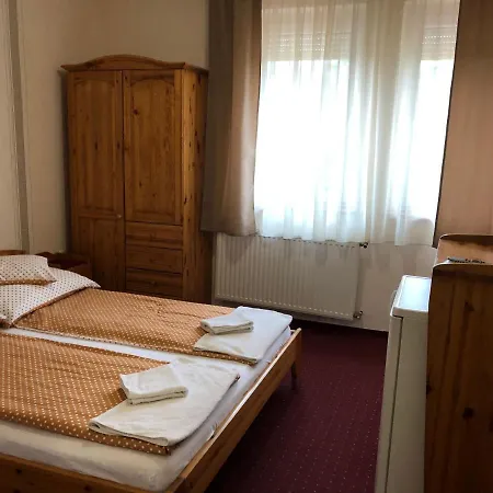 Vaci Panzio Nocleg ze śniadaniem